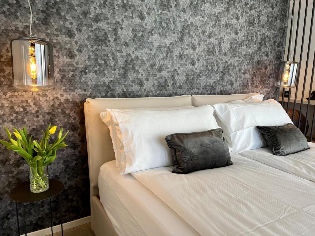 Relais Limonaia - Suites & Garden Spa トッリ・デル・ベーナコ エクステリア 写真