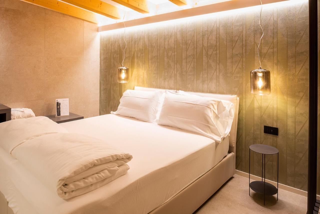Relais Limonaia - Suites & Garden Spa トッリ・デル・ベーナコ エクステリア 写真
